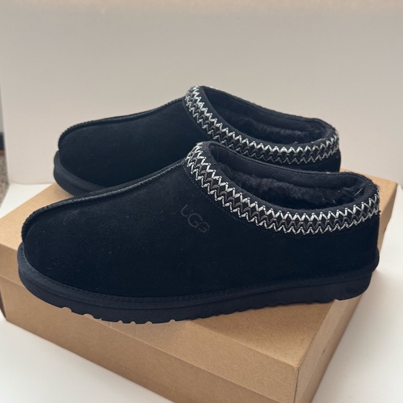 UGG Men\'s Black Suede Slip-Ons Size 11 NEW main image 6
